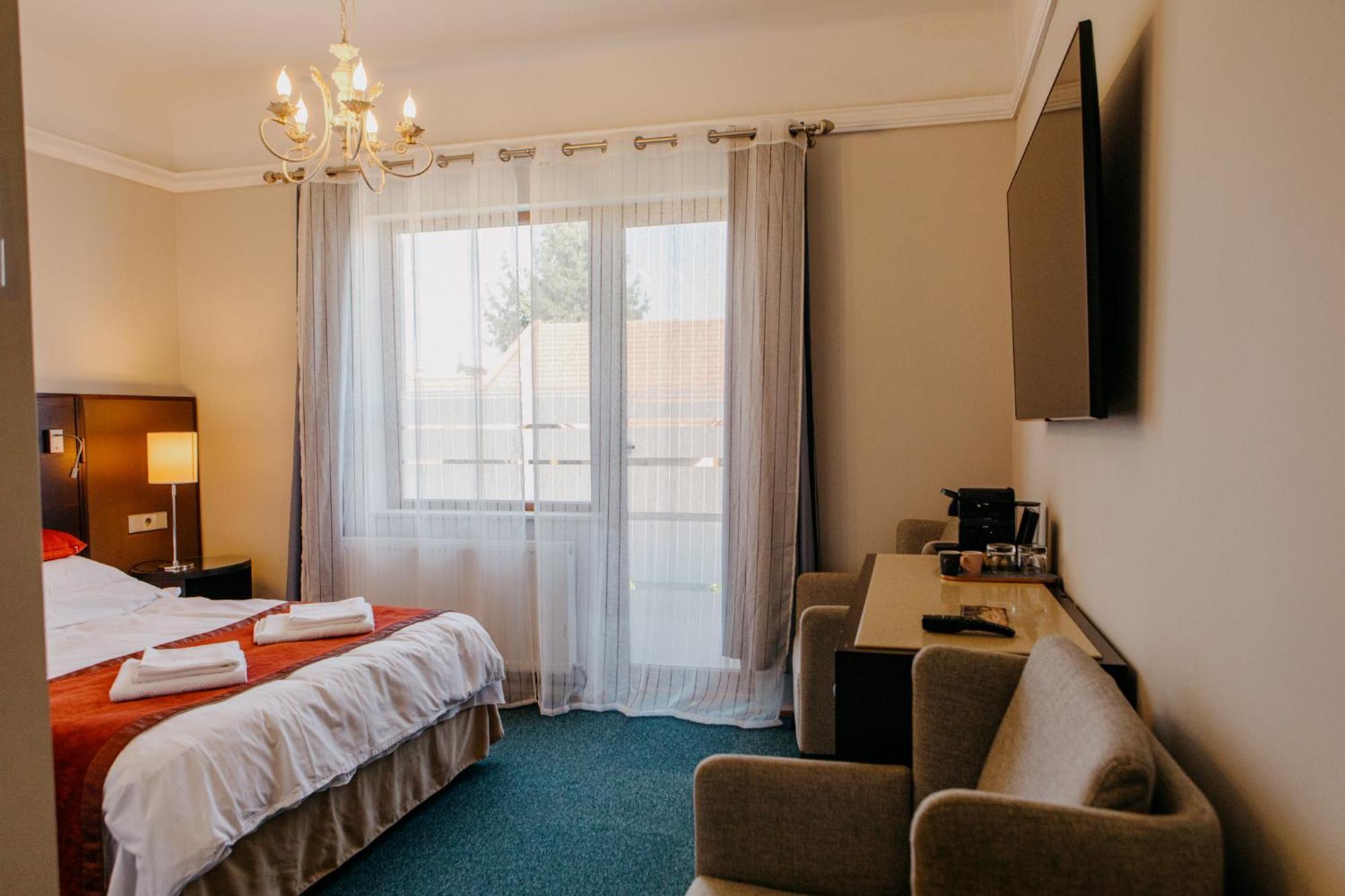 Excelsior Inn Τούρντα Εξωτερικό φωτογραφία