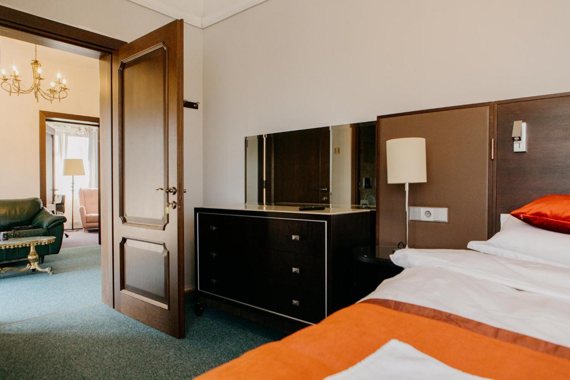 Excelsior Inn Τούρντα Εξωτερικό φωτογραφία